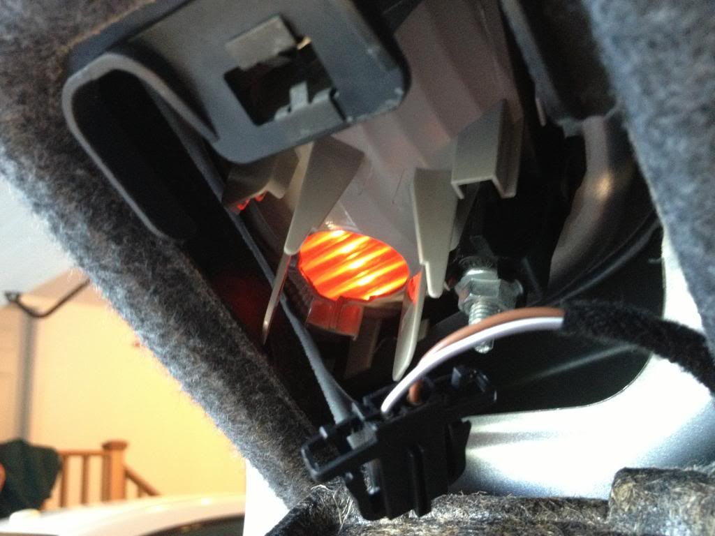 DIY Tail Light Bulb Replacement (B7 A4)